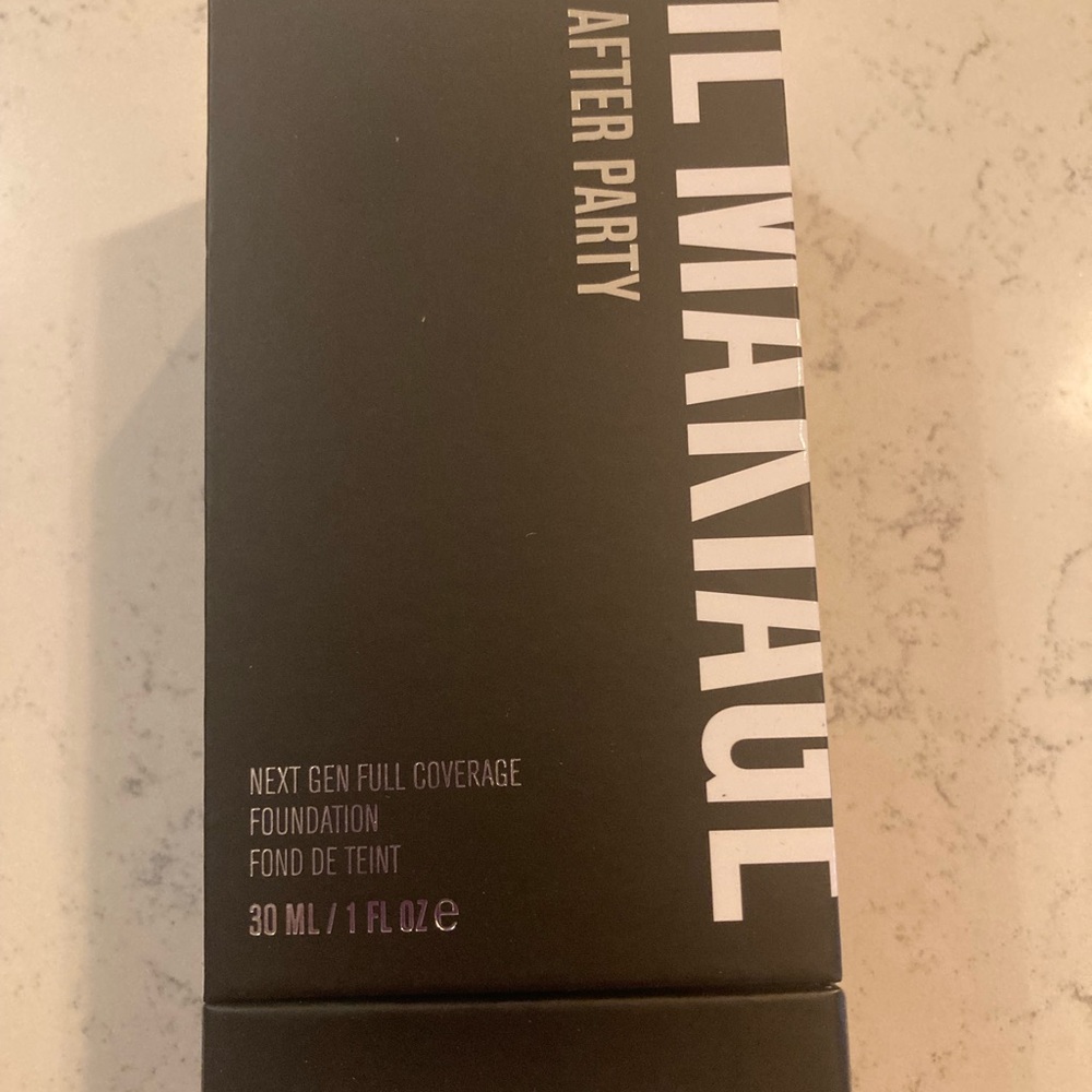 IL MAKIAGE AFTER PARTY FOUNDATION NIB